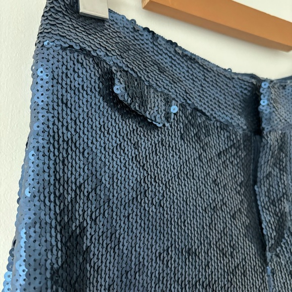 Sequinned Shorts in matte navy - Picture 9 of 12